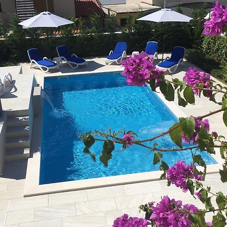 Apartment With Heated Pool, Villa Regina Pula Ngoại thất bức ảnh