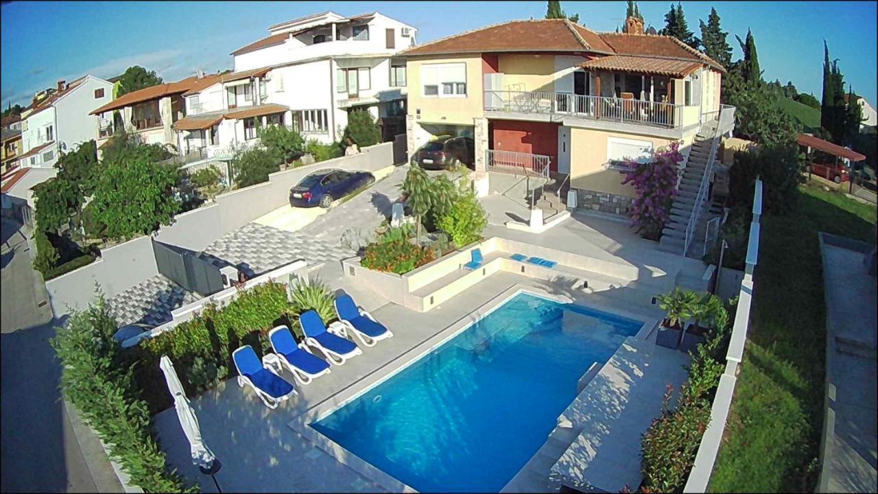 Apartment With Heated Pool, Villa Regina Pula Ngoại thất bức ảnh