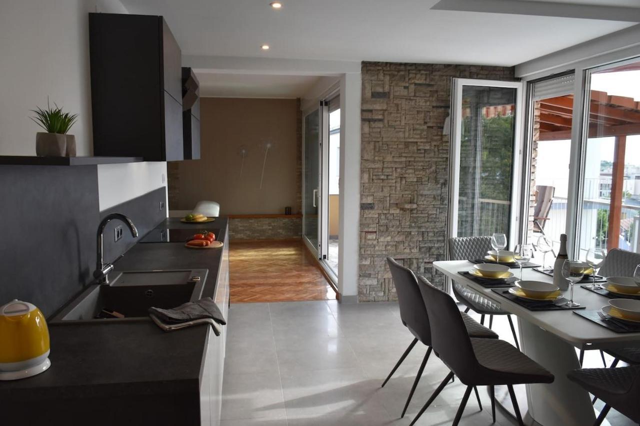 Apartment With Heated Pool, Villa Regina Pula Ngoại thất bức ảnh