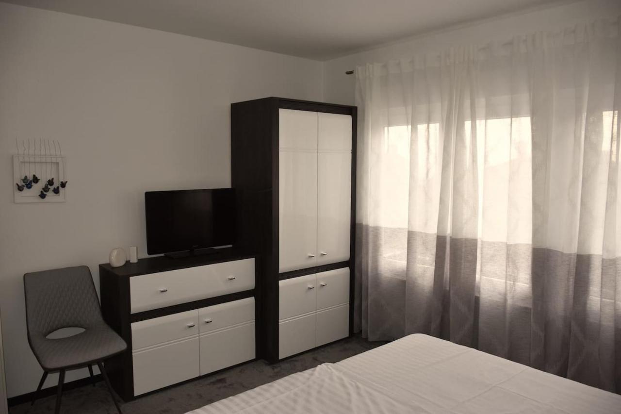 Apartment With Heated Pool, Villa Regina Pula Ngoại thất bức ảnh